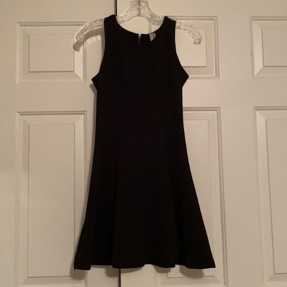 Dress - Picture 3 of 4